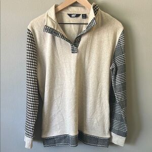 Lands' End Cream and Black Houndstooth Pullover